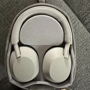 Sony WH1000XM5 Wireless Noise-Cancelling Headphones